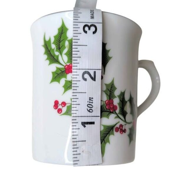 Set of 3 Vintage Christmas / Winter Holiday Tea Cups / Mugs From Macy's - Picture 4 of 4